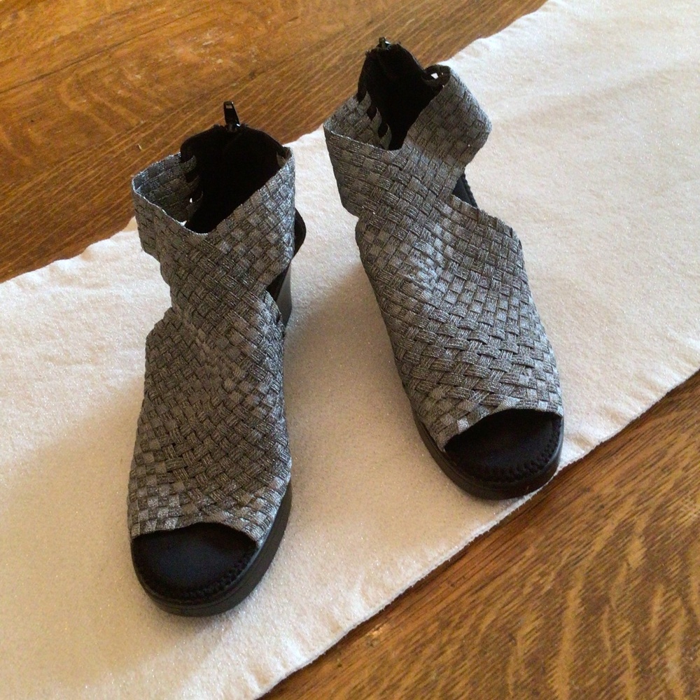 Madden Girl Basket Weave Platform Wedges in Pewter sz 7